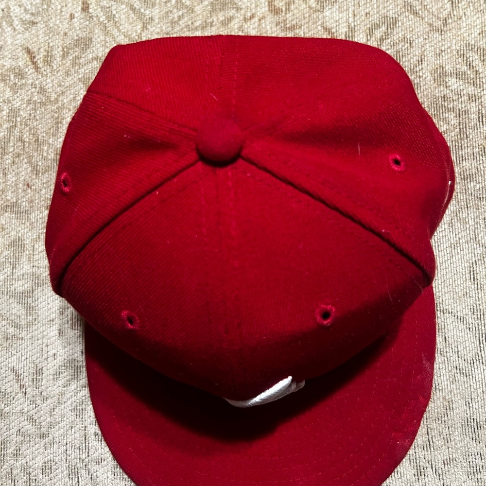 Atlanta braves cap red color real hat never worn